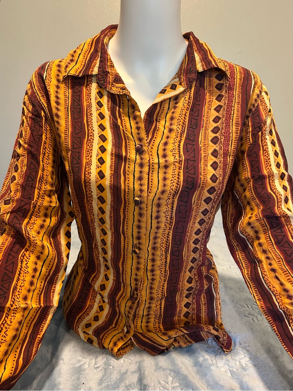 Gorgeous vintage Christie & Jill 100% pure silk long-sleeve button-up blouse!